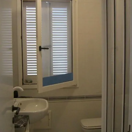 Domus Oriens - Monolocale Indipendente In ゲストハウス