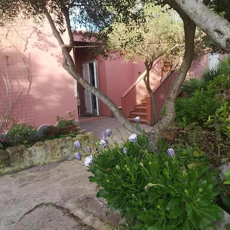 Domus Oriens B&B monolocale in villa Portoscuso
